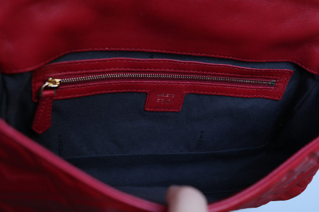 Fendi Baguette FF Embossed color rosso scuro