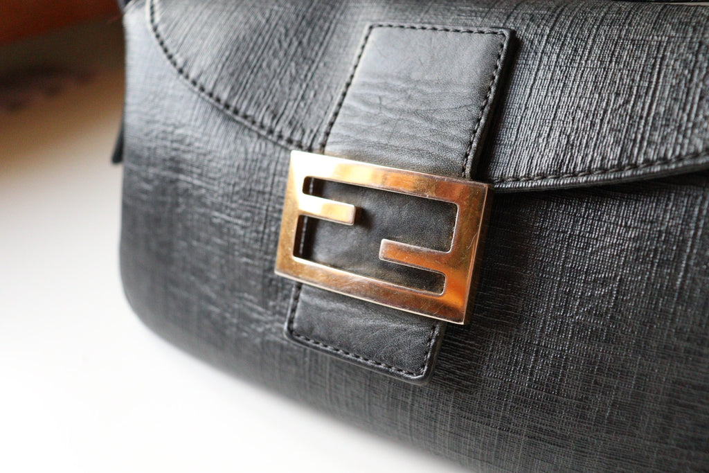 Fendi Mini Mamma in tela cerata zucchino nera