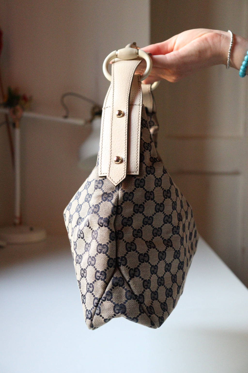 Gucci Hobo Horsebit con rifiniture in pelle chiara e canvas blu navy