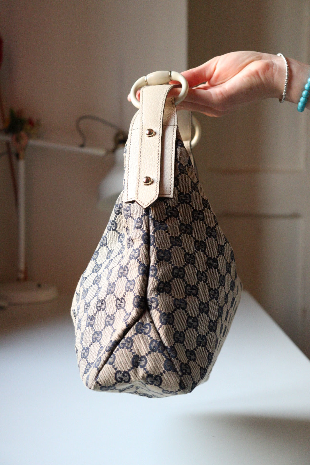 Gucci Hobo Horsebit con rifiniture in pelle chiara e canvas blu navy