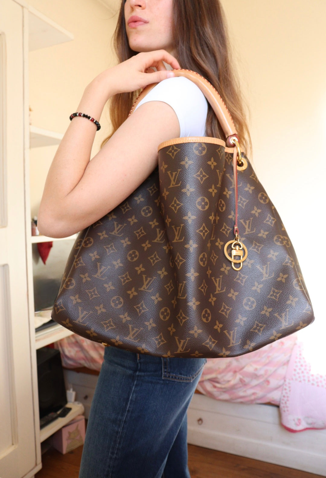 Louis Vuitton Artsy MM