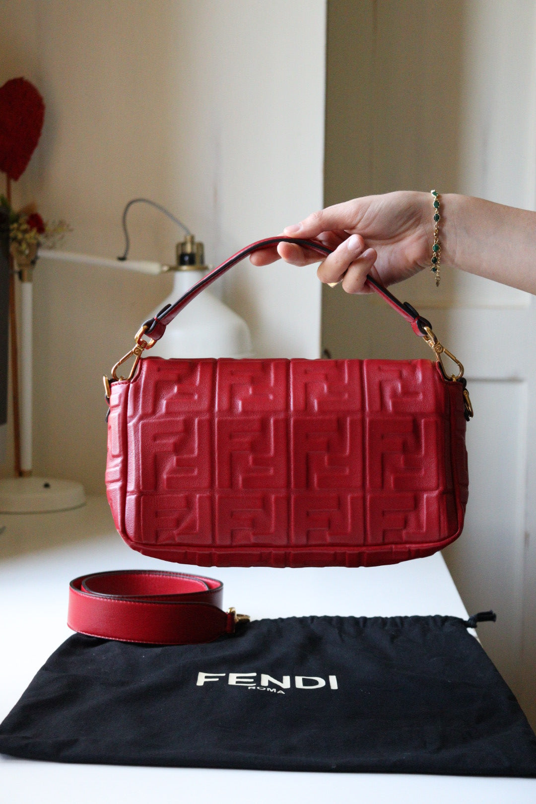 Fendi Baguette FF Embossed color rosso scuro