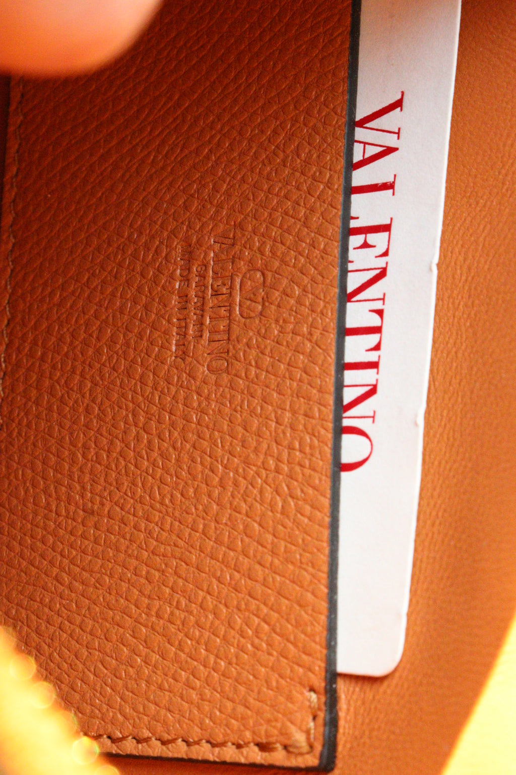 Mini Hobo Valentino Garavani in rafia con ricamo ciliegie