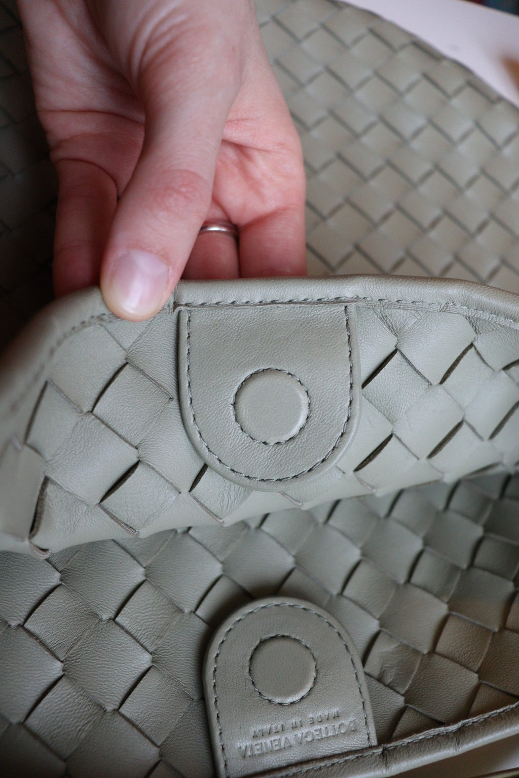 Bottega Veneta Sardine large color Travertine