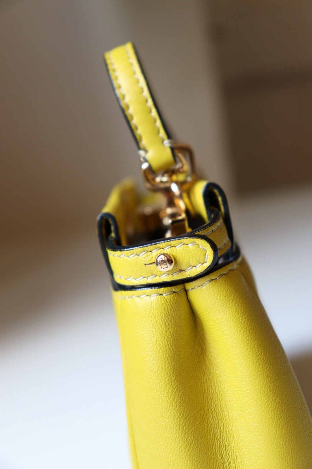 Fendi micro peekaboo gialla
