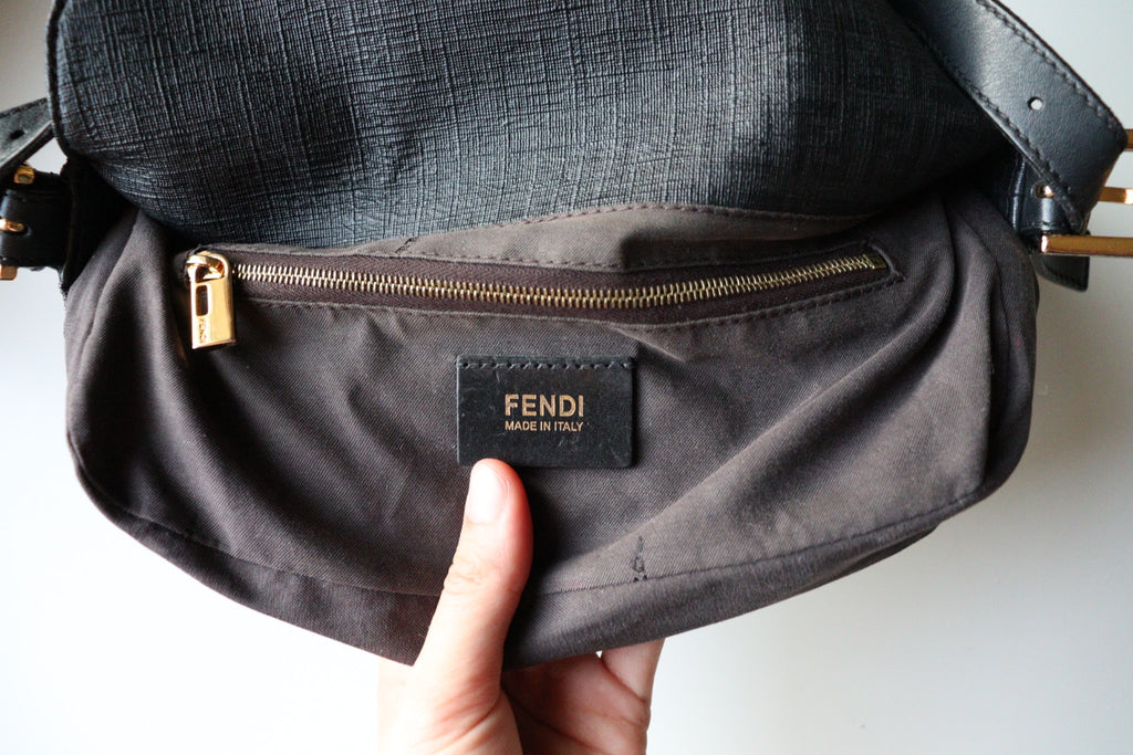 Fendi Mini Mamma in tela cerata zucchino nera