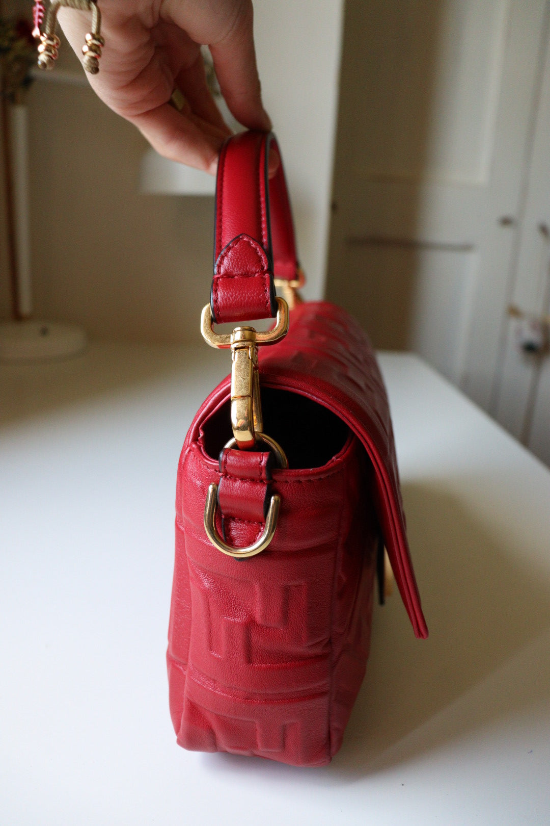 Fendi Baguette FF Embossed color rosso scuro
