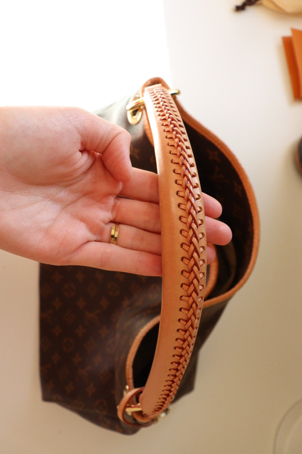 Louis Vuitton Artsy MM