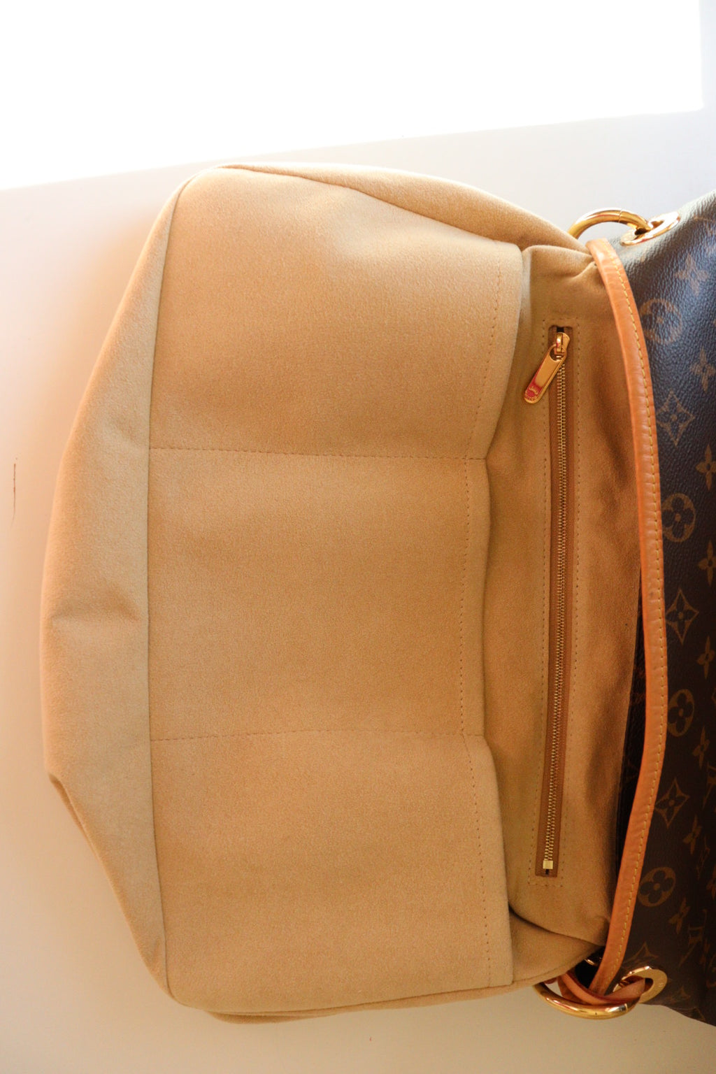 Louis Vuitton Artsy MM