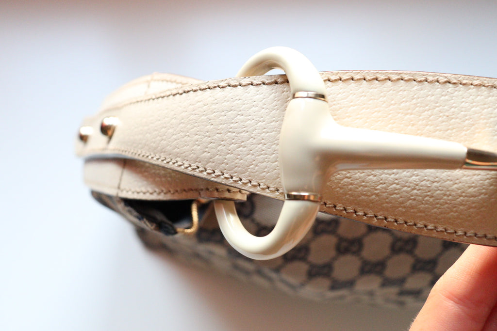 Gucci Hobo Horsebit con rifiniture in pelle chiara e canvas blu navy