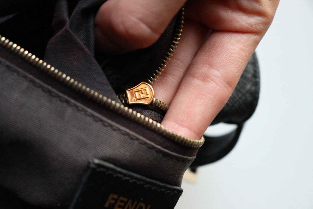 Fendi Mini Mamma in tela cerata zucchino nera