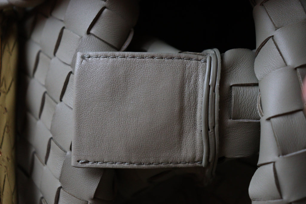 Bottega Veneta Sardine large color Travertine