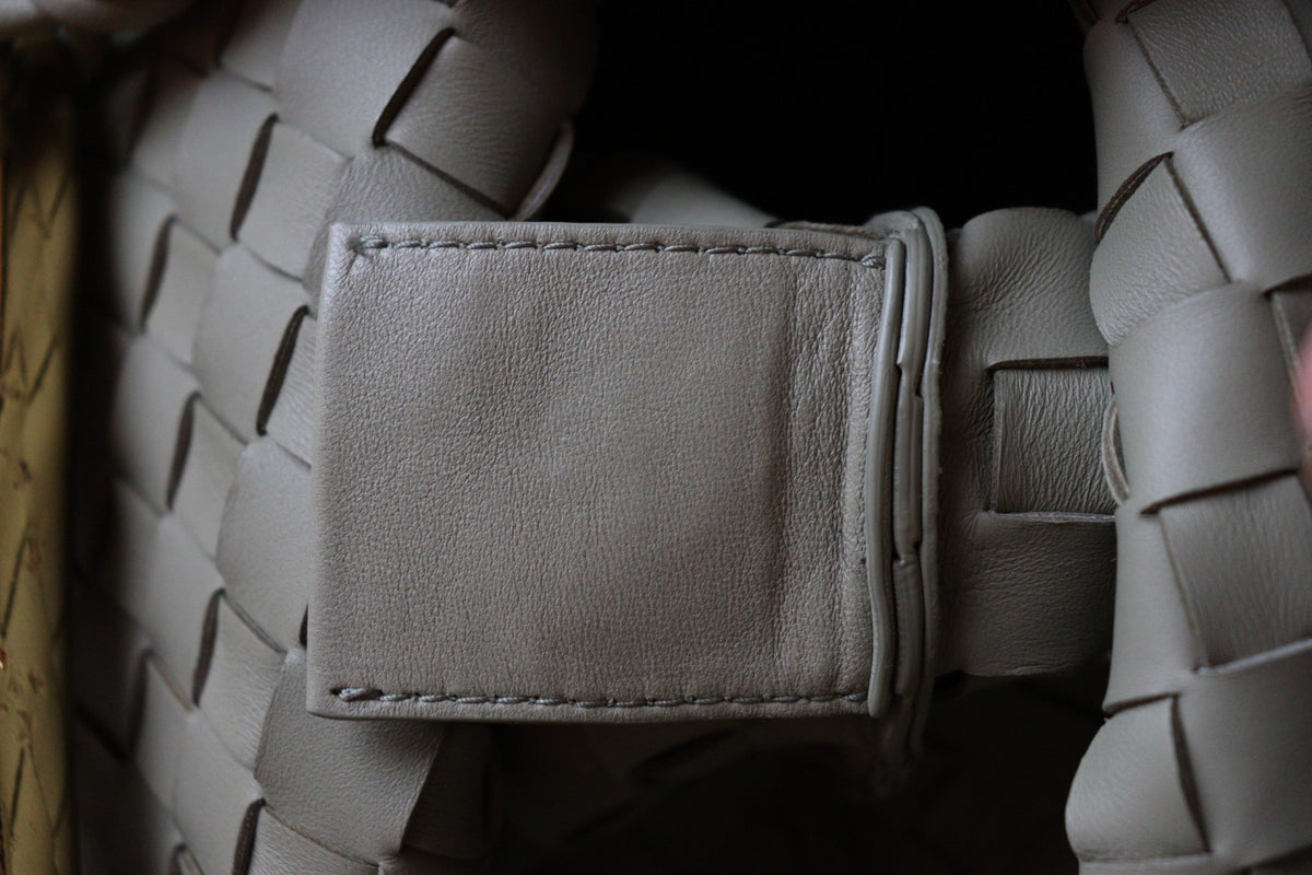 Bottega Veneta Sardine large color Travertine