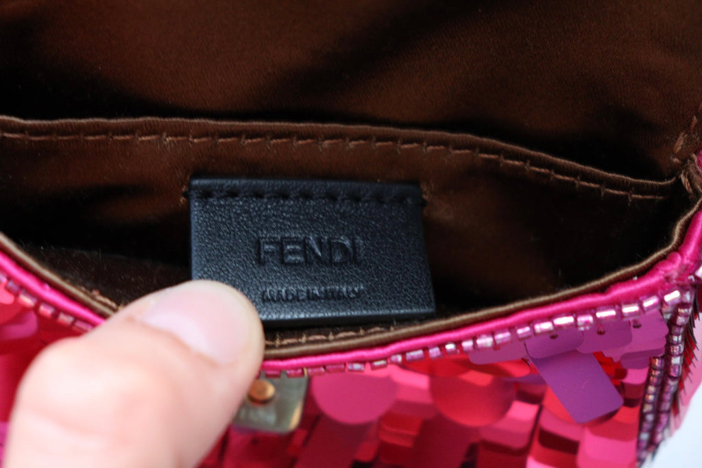Fendi nano baguette con paillettes fucsia