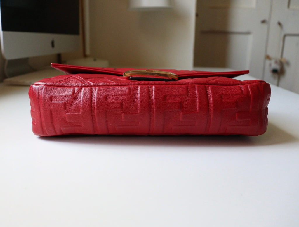 Fendi Baguette FF Embossed color rosso scuro
