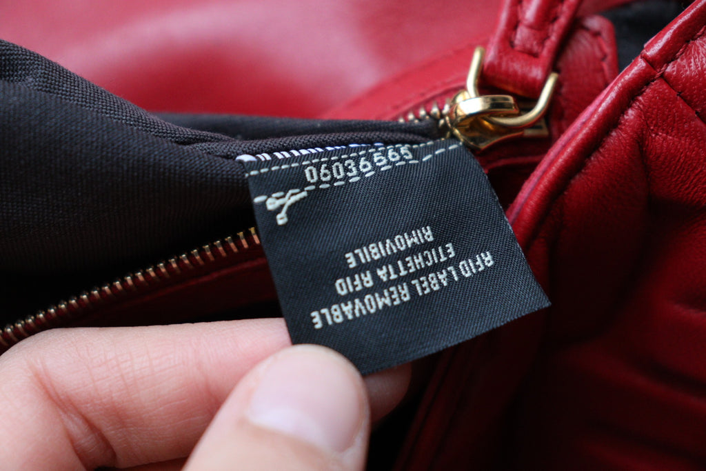 Fendi Baguette FF Embossed color rosso scuro