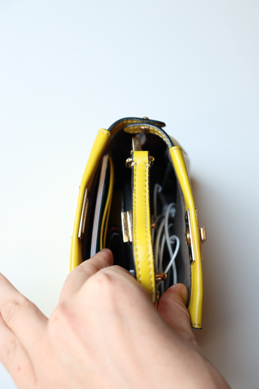 Fendi micro peekaboo gialla