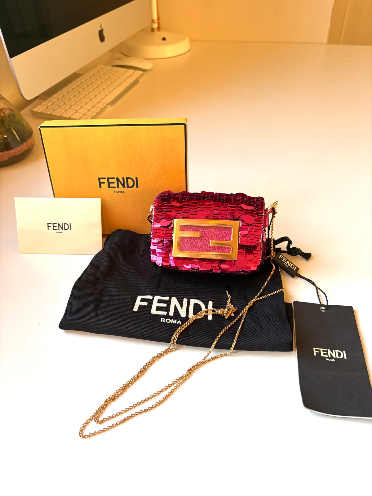 Fendi nano baguette con paillettes fucsia