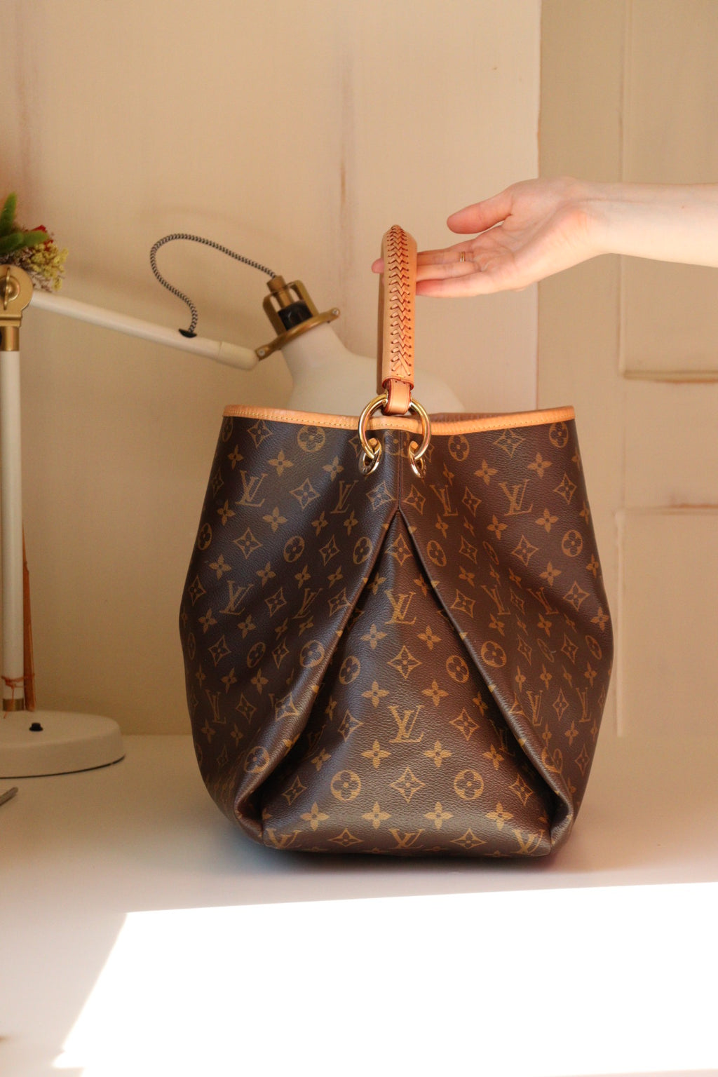 Louis Vuitton Artsy MM