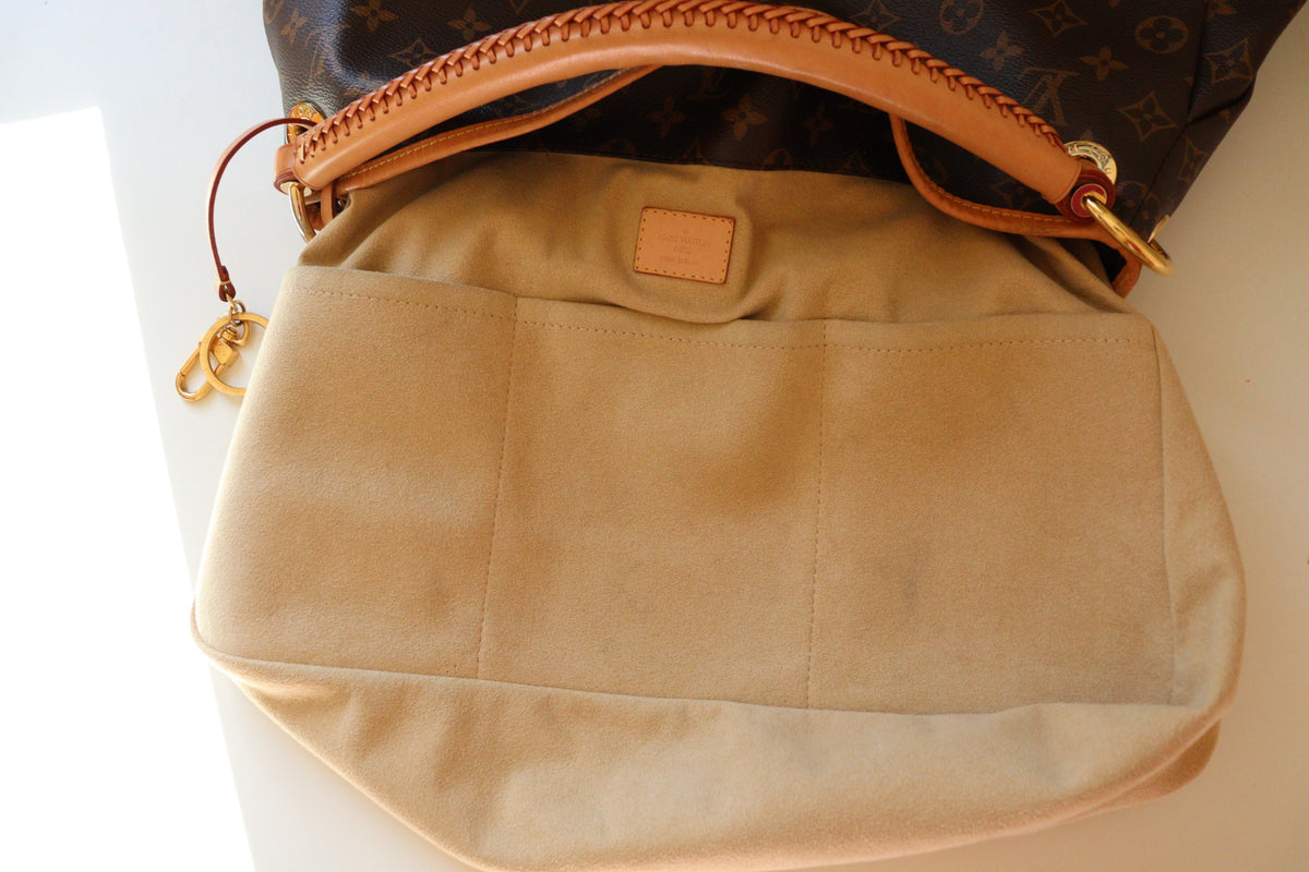 Louis Vuitton Artsy MM