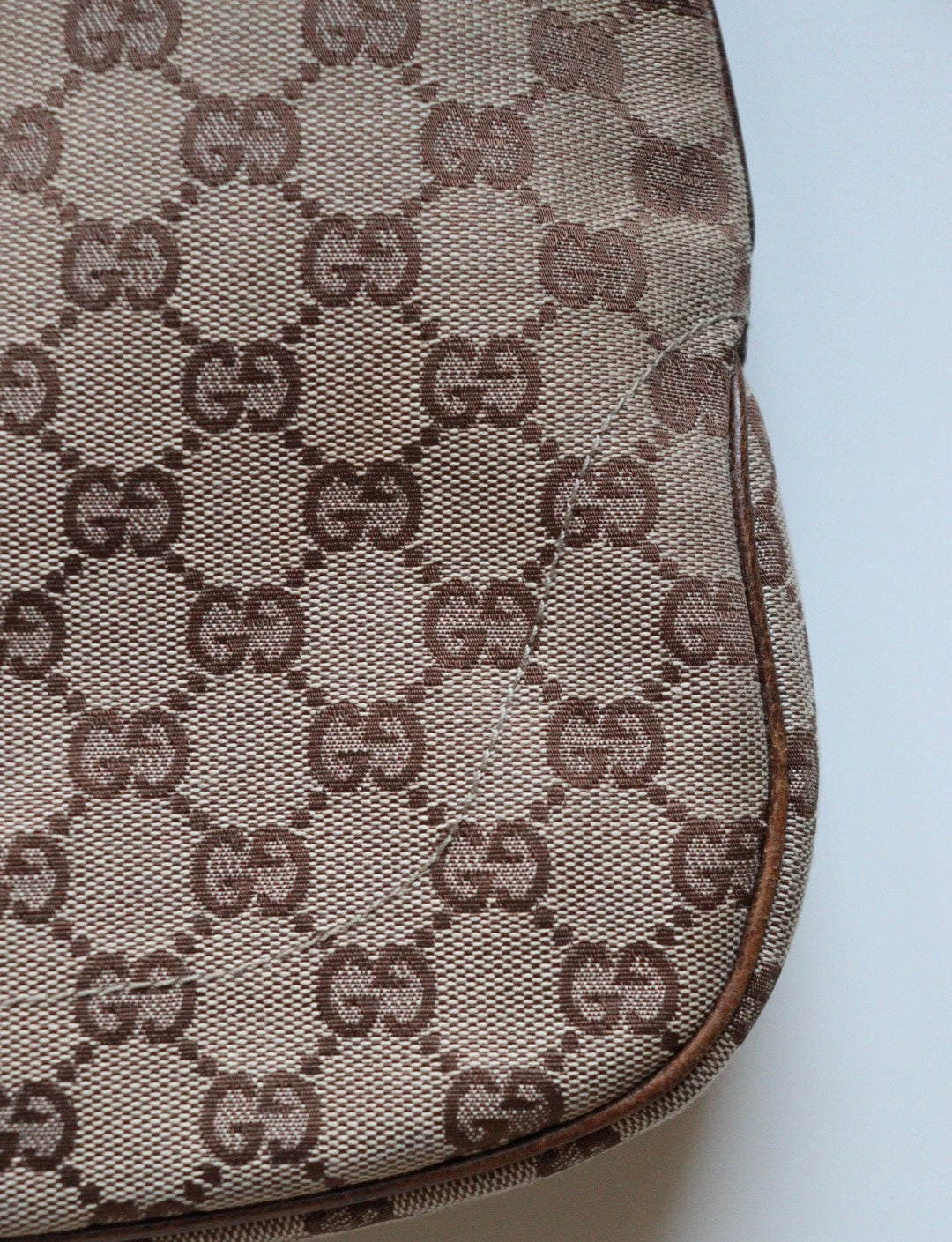Gucci Jackie media canvas beige