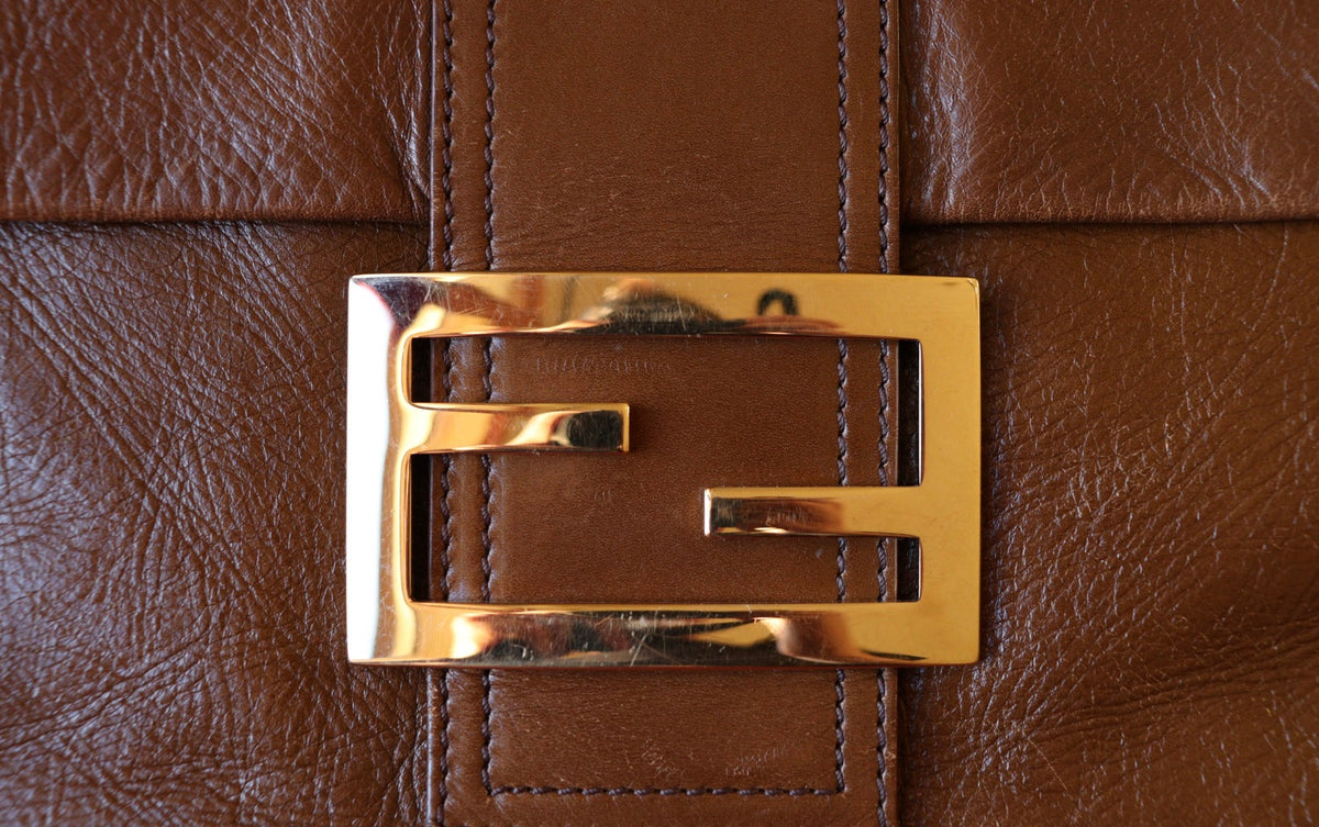 Fendi Baguette Large marrone in condizioni eccellenti