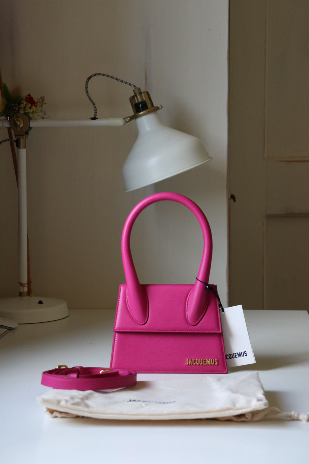 Jacquemus Chiquito Moyen Fucsia