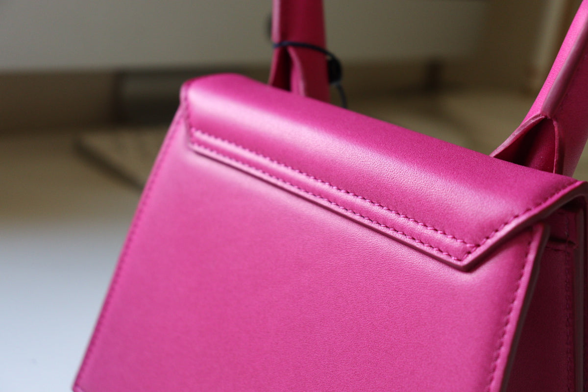 Jacquemus Chiquito Moyen Fucsia