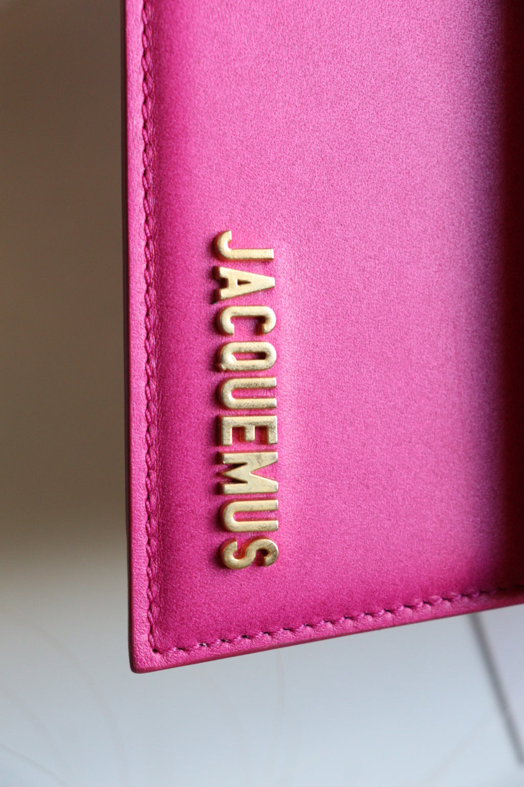 Jacquemus Chiquito Moyen Fucsia