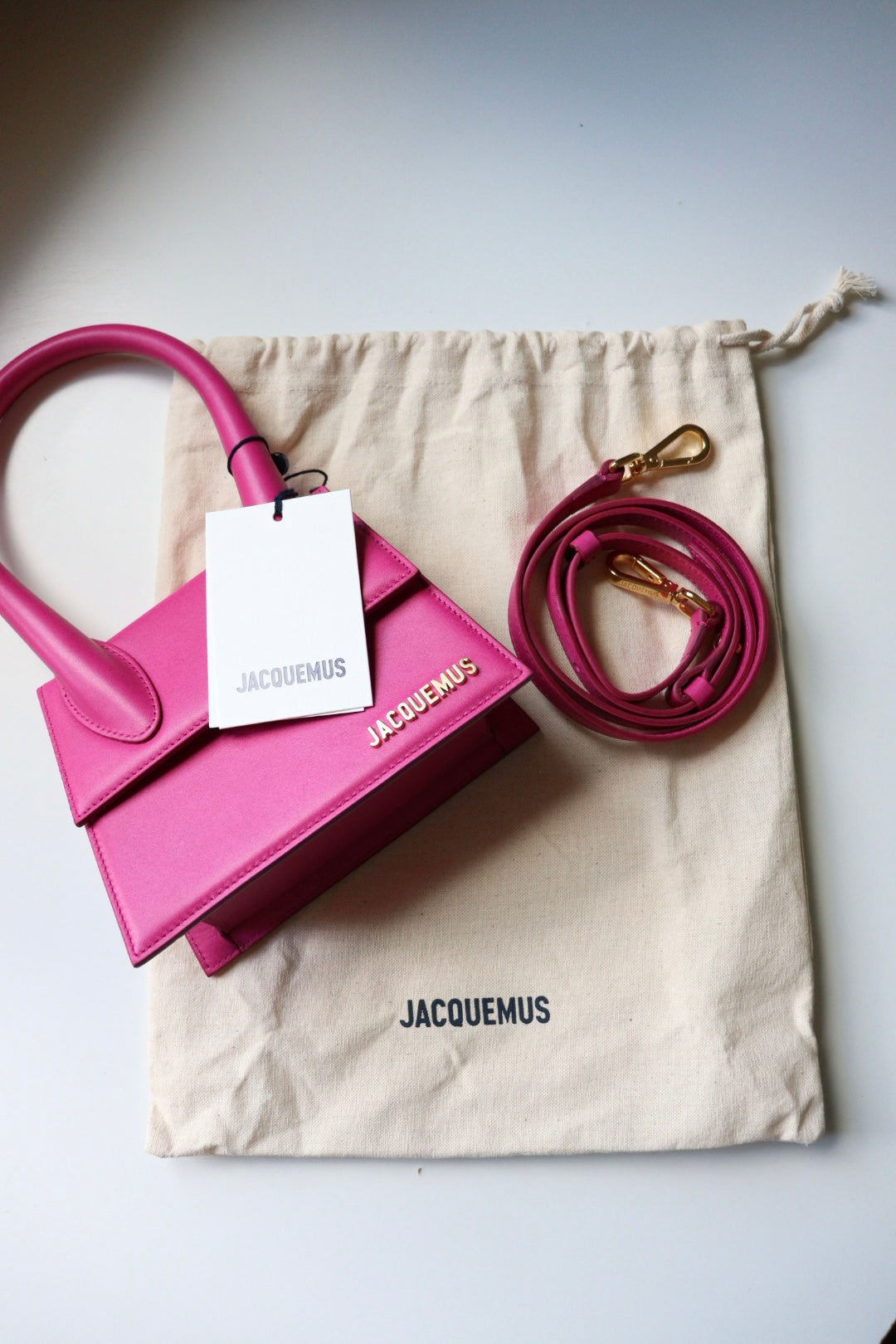Jacquemus Chiquito Moyen Fucsia